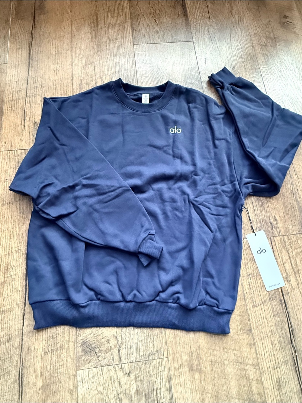 ALO Yoga Navy Accolade Crew Pullover-NWT